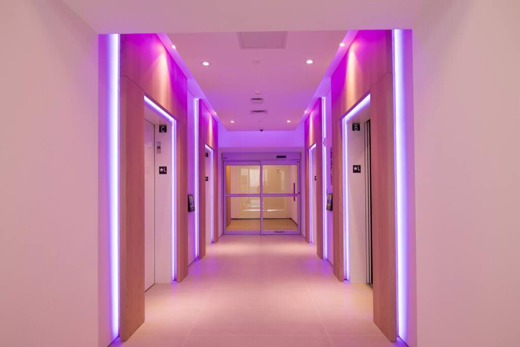 Apartamento Stylish Modern Downtown Free Parking